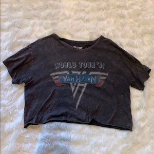 cropped graphic tshirt